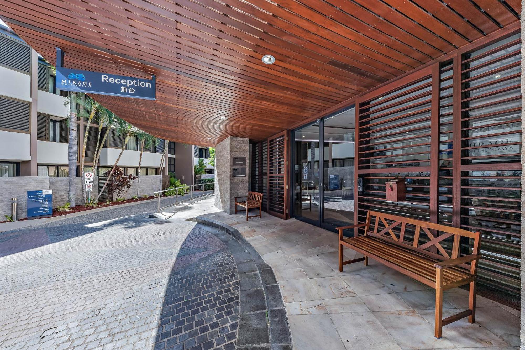 Aparthotel Mirage Whitsundays Airlie Beach Exterior foto